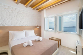 Airth House, Thira